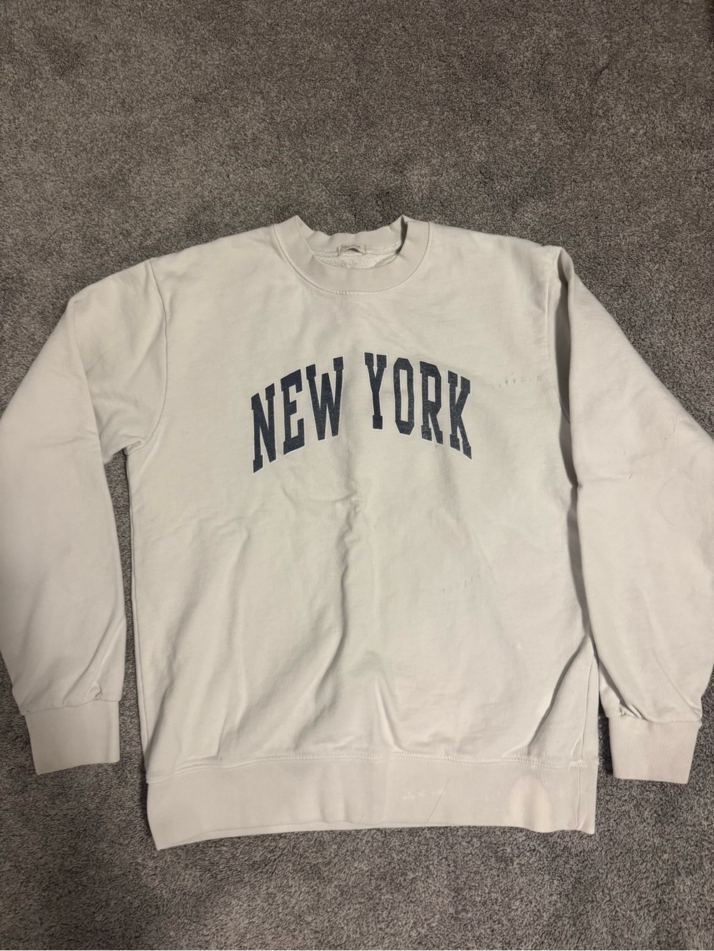 Brandy Melville New York Creckneck